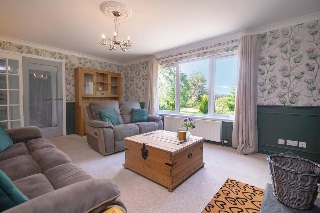 Вилла Calm Scottish Country Escape With Hot Tub Sleeps 6 Инвернесс Экстерьер фото